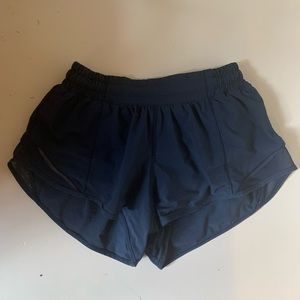 lululemon navy hotty hot shorts-2.5